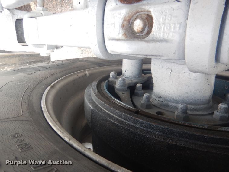 image for item HU9304 1999 Peterbilt 379  semi truck