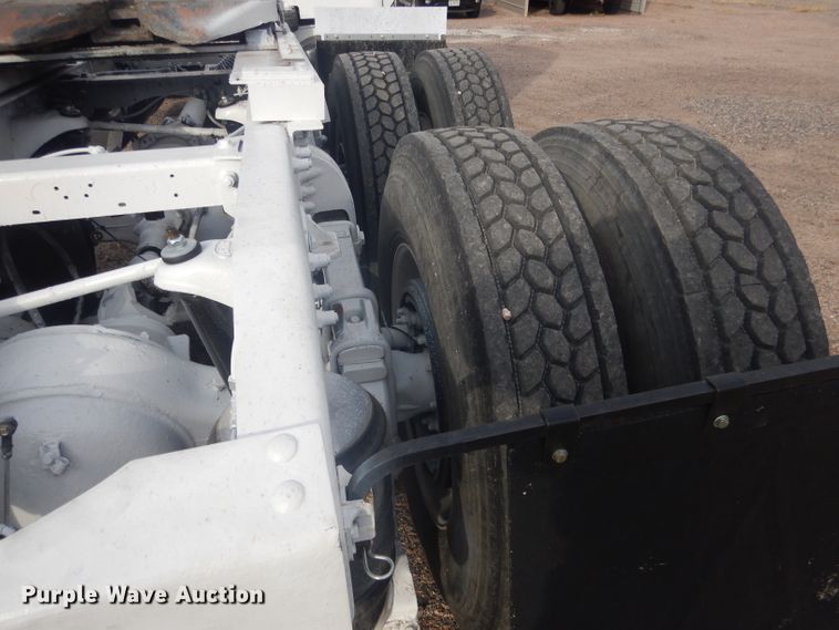 image for item HU9304 1999 Peterbilt 379  semi truck