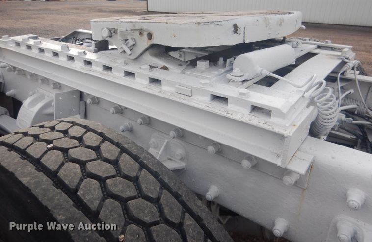 image for item HU9304 1999 Peterbilt 379  semi truck