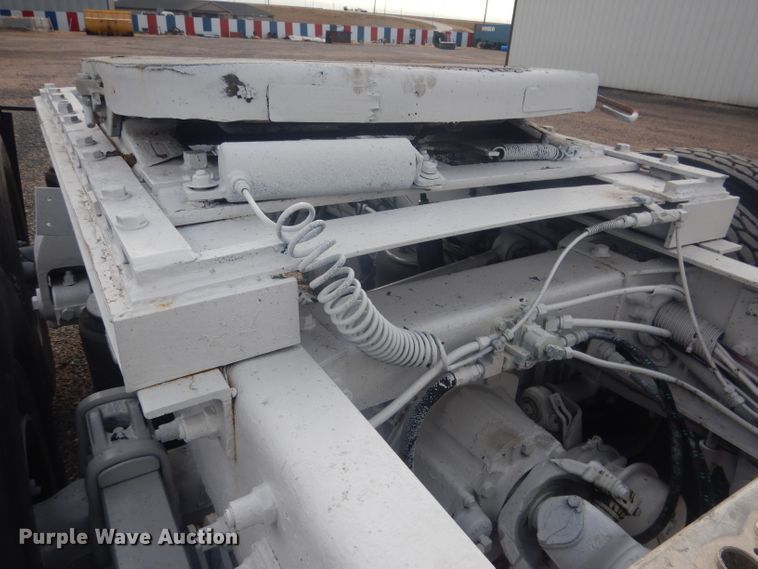 image for item HU9304 1999 Peterbilt 379  semi truck