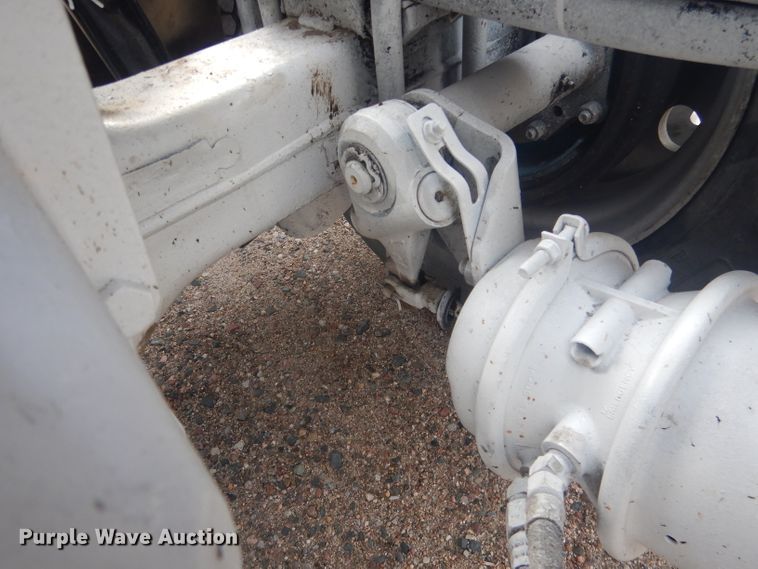 image for item HU9304 1999 Peterbilt 379  semi truck