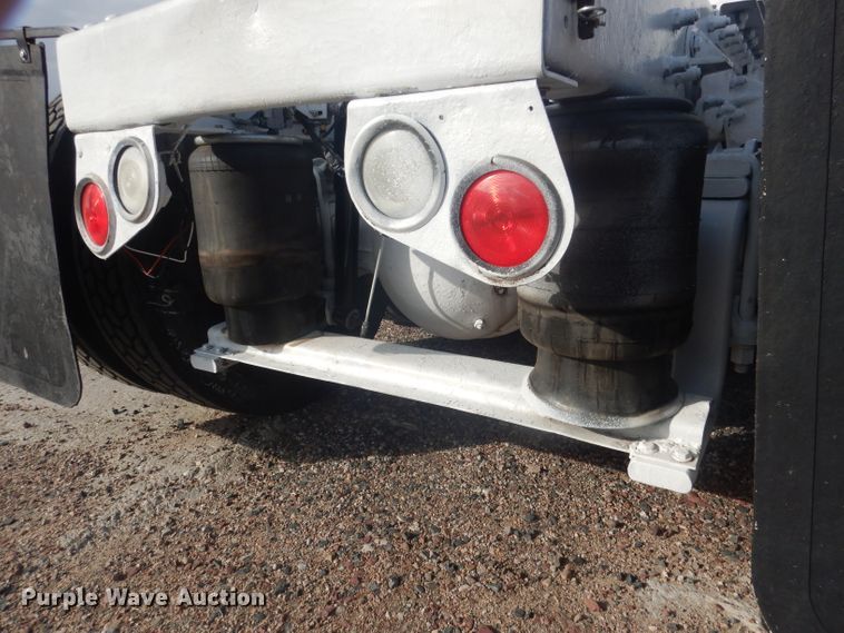 image for item HU9304 1999 Peterbilt 379  semi truck