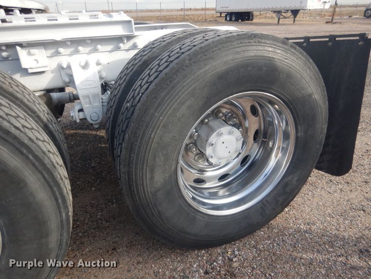 image for item HU9304 1999 Peterbilt 379  semi truck