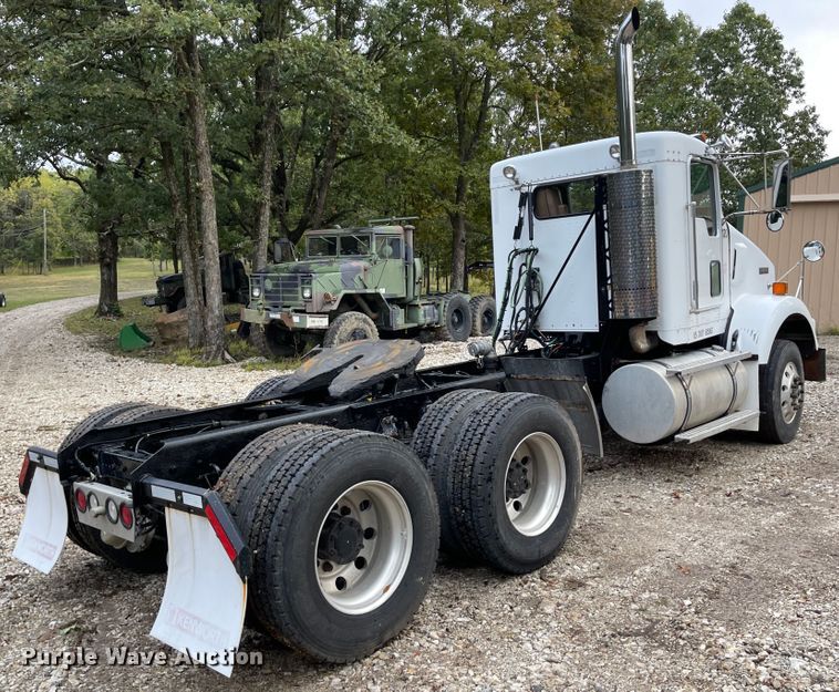image for item IK9550 2005 Kenworth T800  semi truck