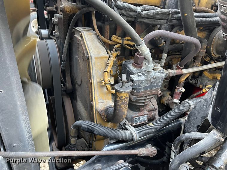 image for item IK9550 2005 Kenworth T800  semi truck