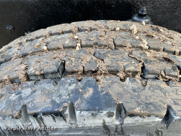 image for item IK9550 2005 Kenworth T800  semi truck