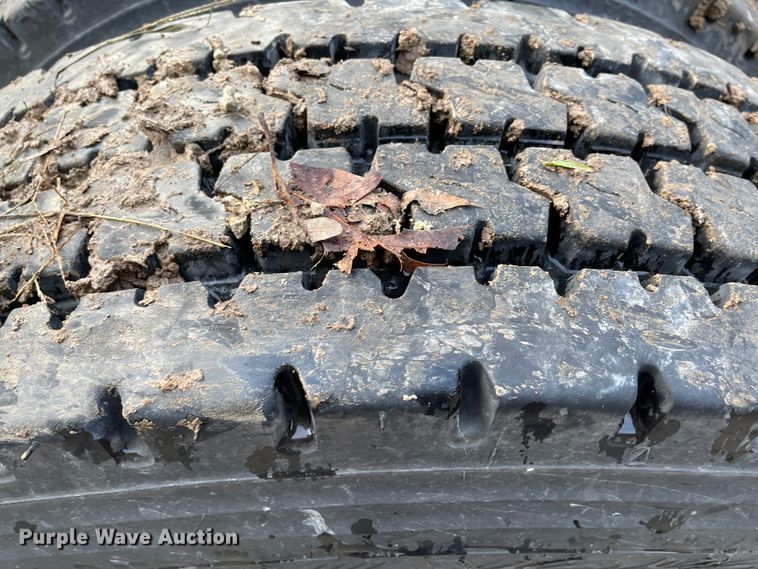 image for item IK9550 2005 Kenworth T800  semi truck