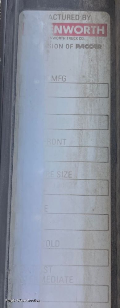 image for item IK9550 2005 Kenworth T800  semi truck