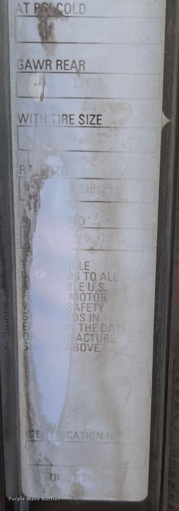 image for item IK9550 2005 Kenworth T800  semi truck