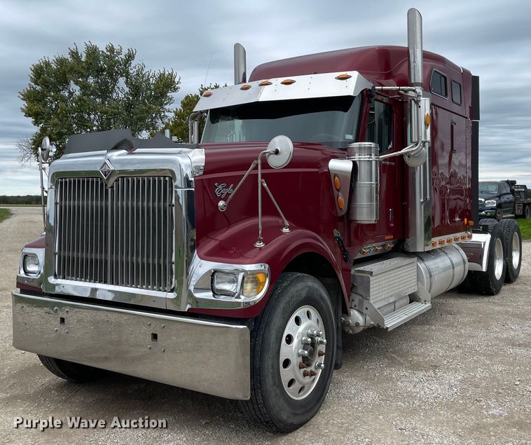 image for item IK9551 2008 International 9900ix  semi truck