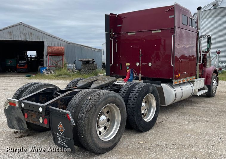 image for item IK9551 2008 International 9900ix  semi truck