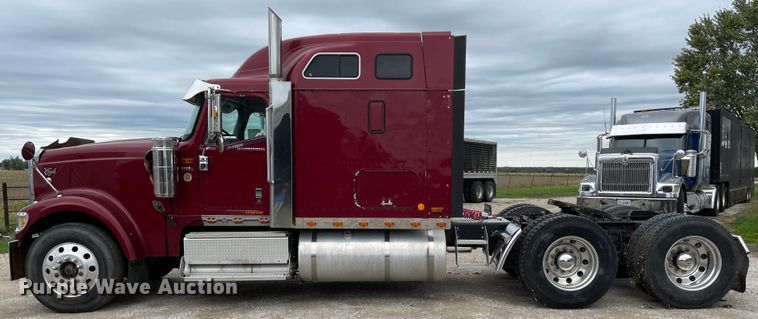 image for item IK9551 2008 International 9900ix  semi truck