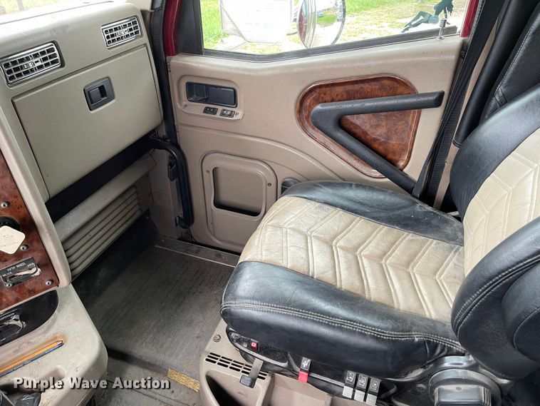 image for item IK9551 2008 International 9900ix  semi truck