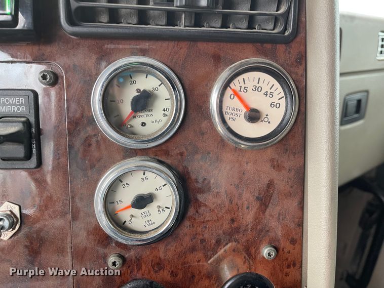 image for item IK9551 2008 International 9900ix  semi truck