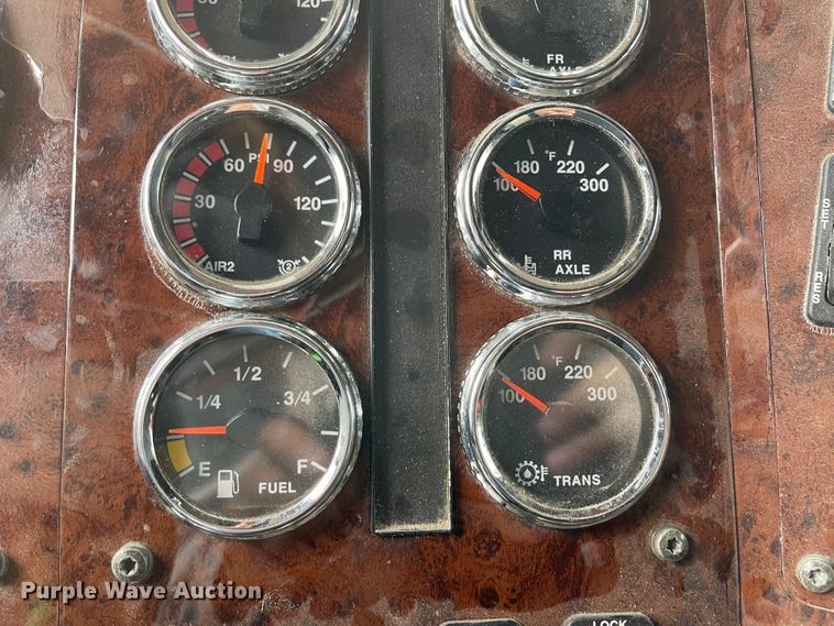 image for item IK9551 2008 International 9900ix  semi truck