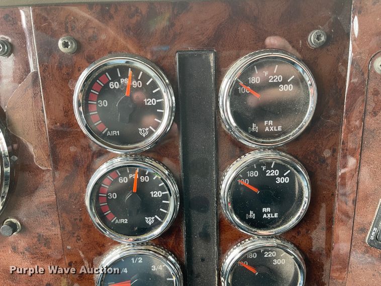 image for item IK9551 2008 International 9900ix  semi truck