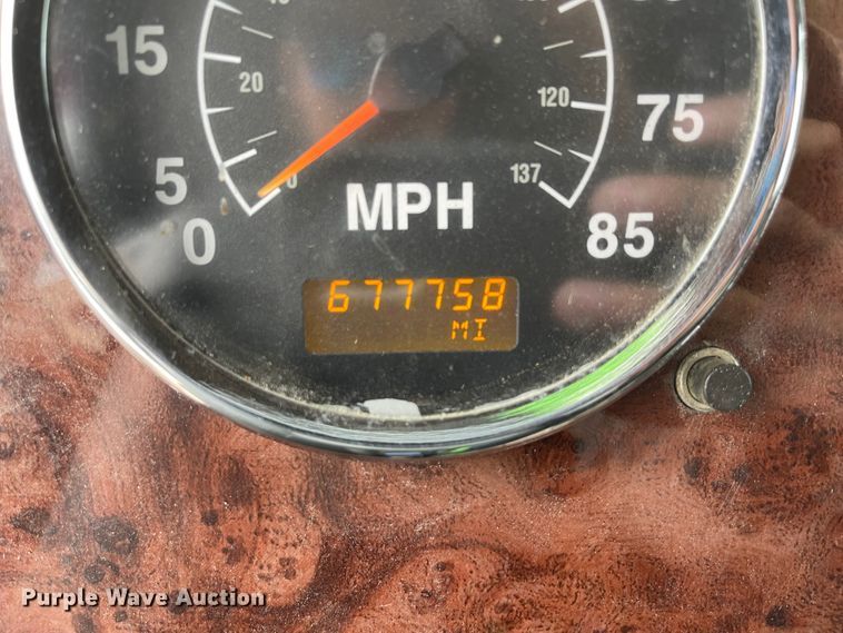 image for item IK9551 2008 International 9900ix  semi truck