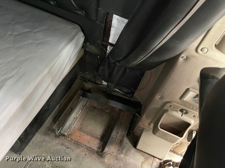 image for item IK9551 2008 International 9900ix  semi truck