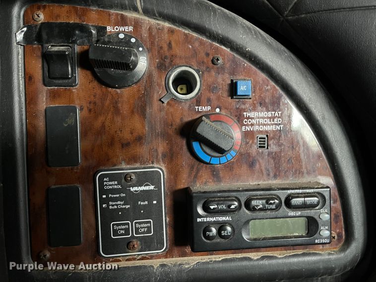 image for item IK9551 2008 International 9900ix  semi truck