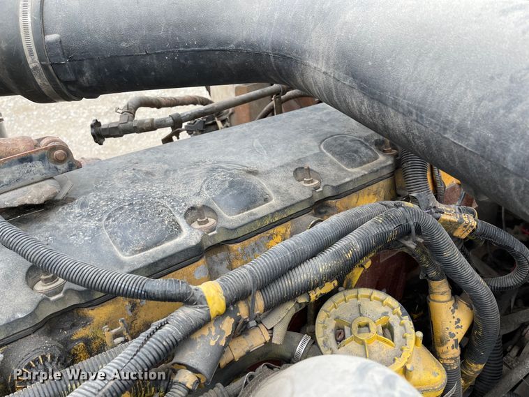 image for item IK9551 2008 International 9900ix  semi truck