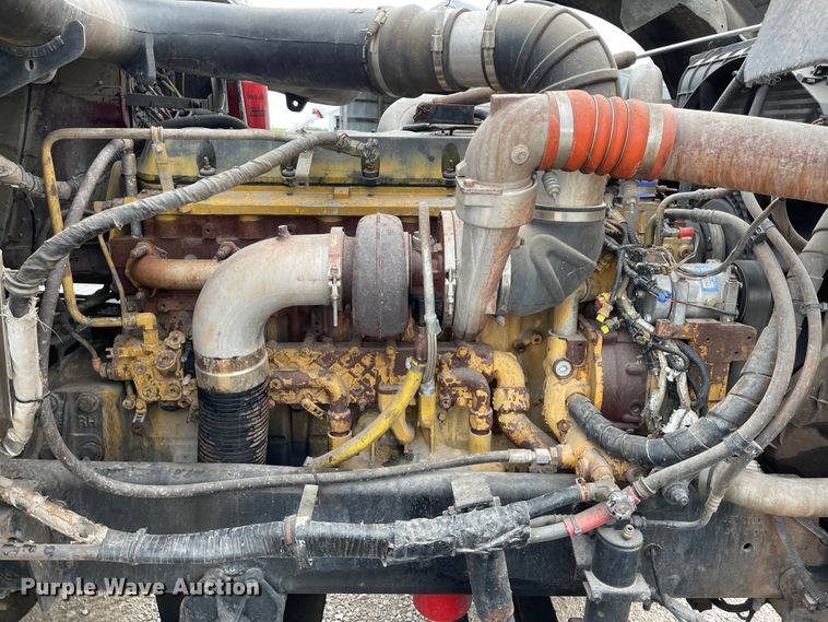 image for item IK9551 2008 International 9900ix  semi truck