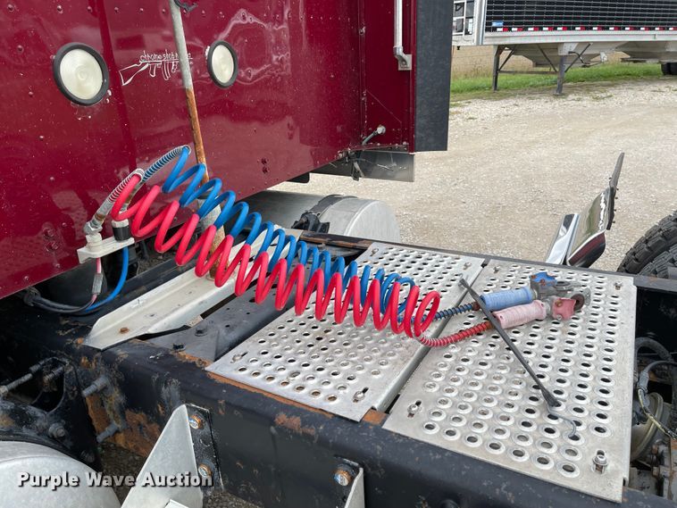 image for item IK9551 2008 International 9900ix  semi truck