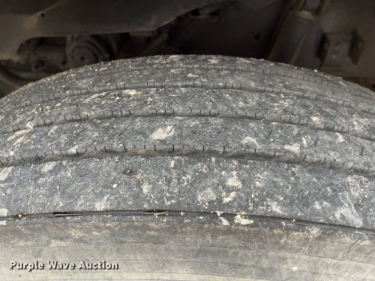 image for item IK9551 2008 International 9900ix  semi truck