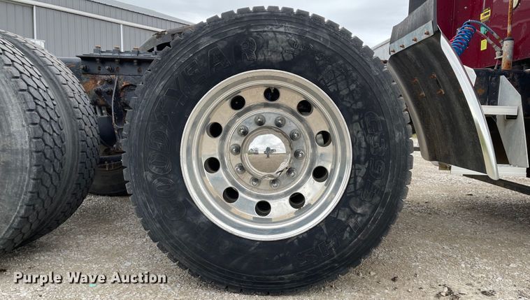 image for item IK9551 2008 International 9900ix  semi truck