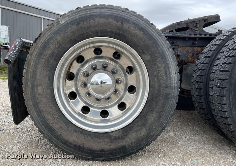 image for item IK9551 2008 International 9900ix  semi truck