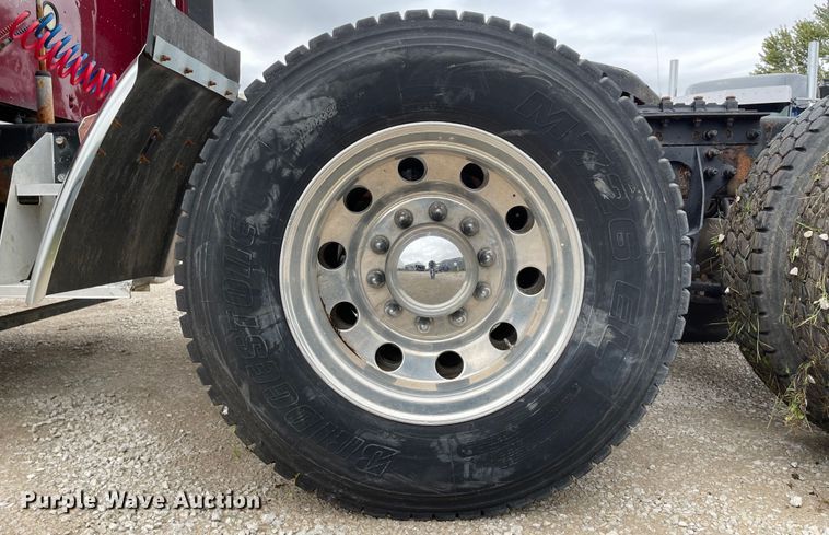 image for item IK9551 2008 International 9900ix  semi truck