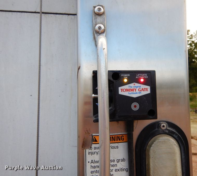 image for item JI9407 2013 International 4300  box truck