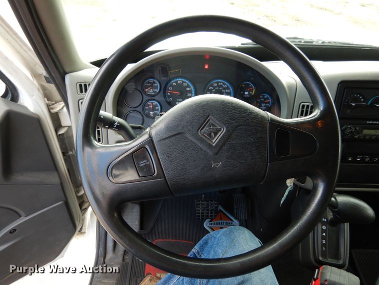 image for item JI9407 2013 International 4300  box truck