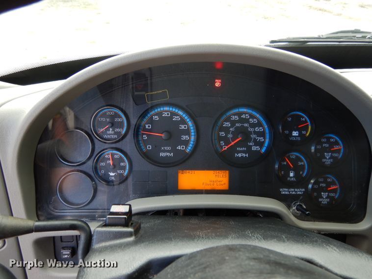 image for item JI9407 2013 International 4300  box truck