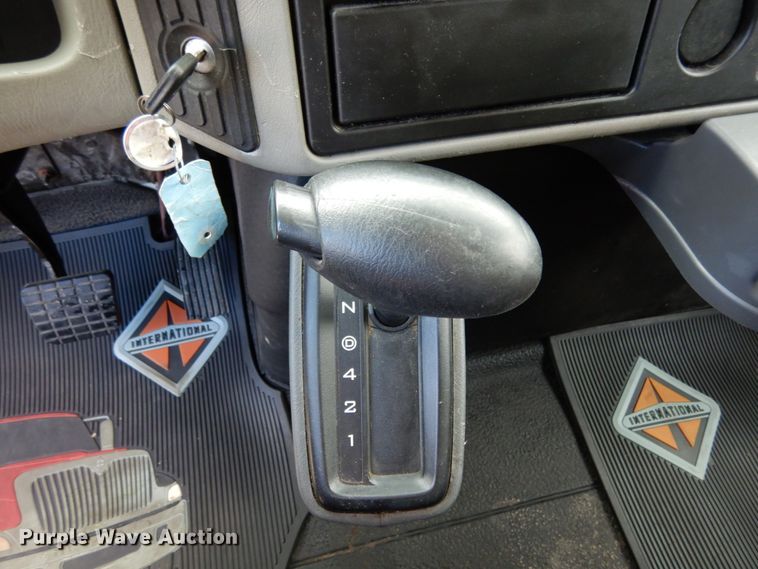 image for item JI9407 2013 International 4300  box truck