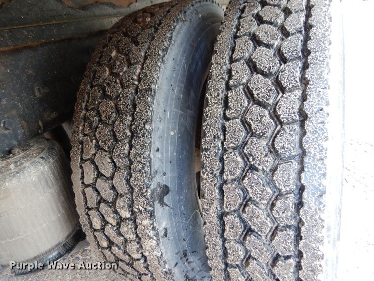 image for item JI9407 2013 International 4300  box truck