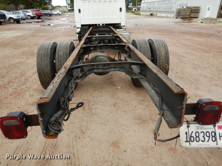 image for item JI9408 2007 Freightliner Business Class M2  truck cab and chassis