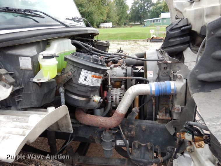 image for item JI9408 2007 Freightliner Business Class M2  truck cab and chassis