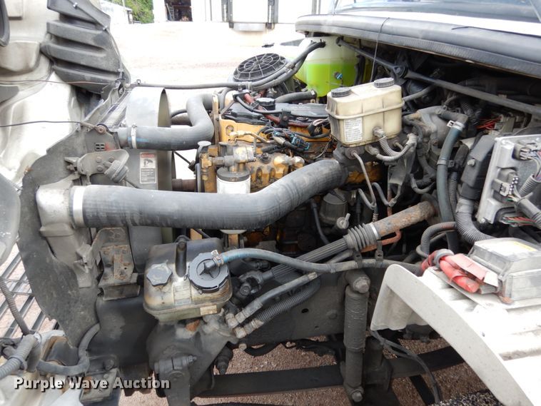 image for item JI9408 2007 Freightliner Business Class M2  truck cab and chassis