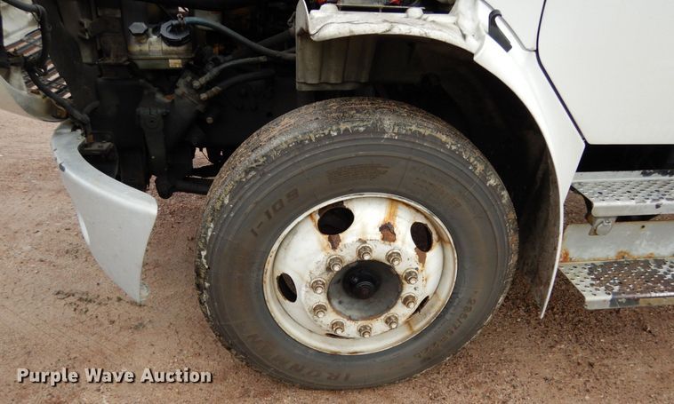 image for item JI9408 2007 Freightliner Business Class M2  truck cab and chassis