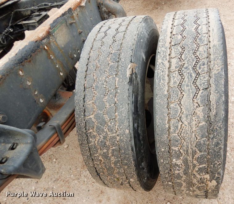 image for item JI9408 2007 Freightliner Business Class M2  truck cab and chassis