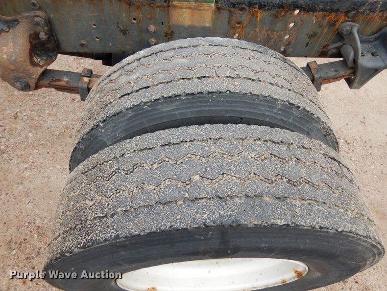 image for item JI9408 2007 Freightliner Business Class M2  truck cab and chassis