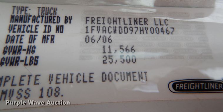 image for item JI9408 2007 Freightliner Business Class M2  truck cab and chassis