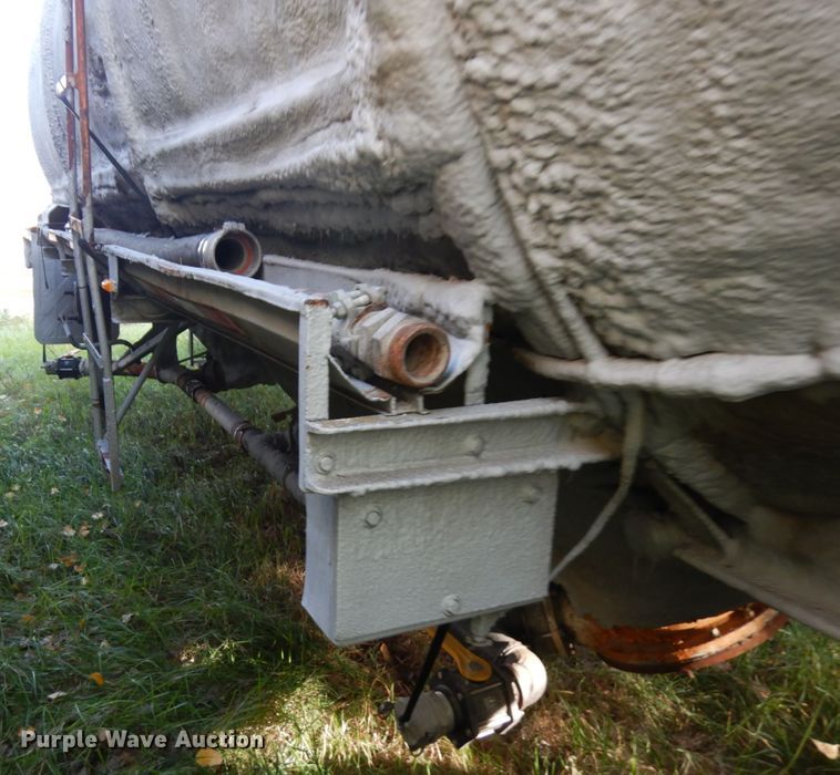 image for item JQ9287 1962 Fruehauf  pneumatic dry bulk trailer