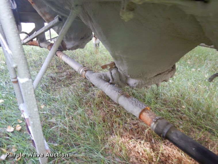 image for item JQ9287 1962 Fruehauf  pneumatic dry bulk trailer