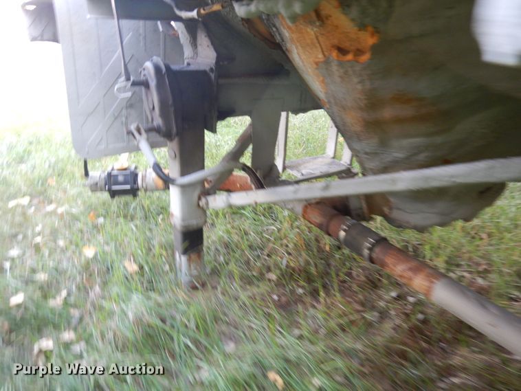 image for item JQ9287 1962 Fruehauf  pneumatic dry bulk trailer