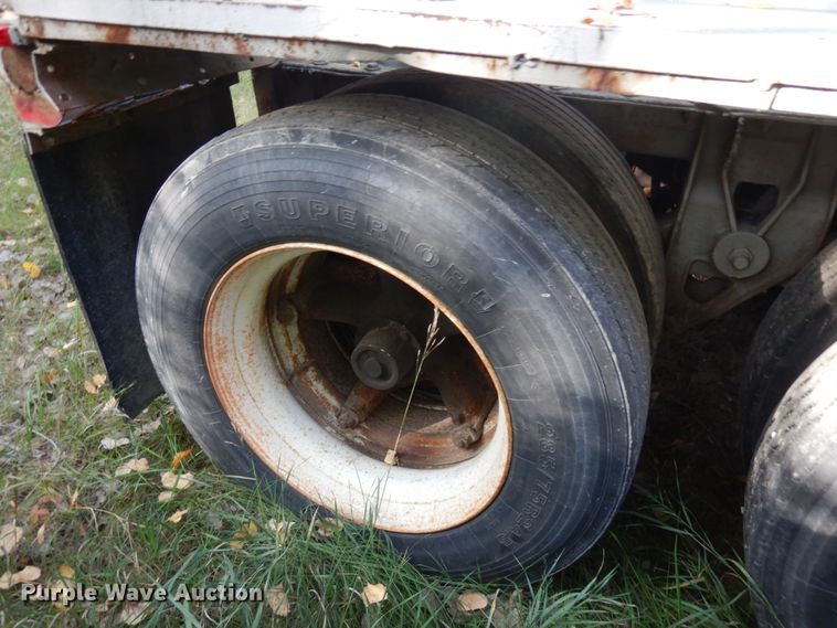 image for item JQ9287 1962 Fruehauf  pneumatic dry bulk trailer