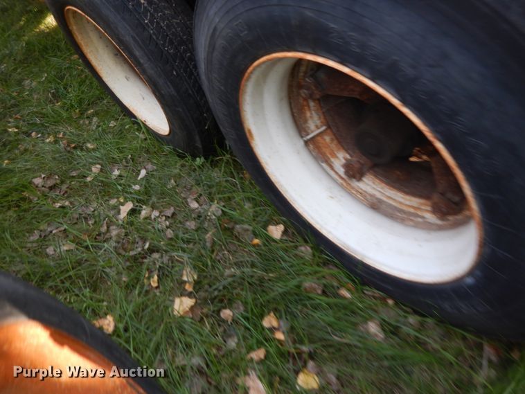 image for item JQ9287 1962 Fruehauf  pneumatic dry bulk trailer