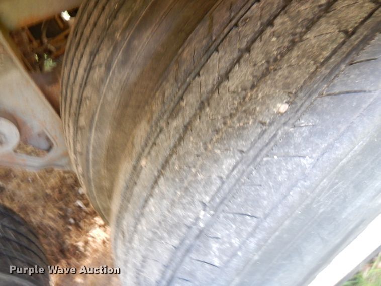 image for item JQ9287 1962 Fruehauf  pneumatic dry bulk trailer