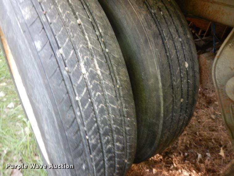 image for item JQ9287 1962 Fruehauf  pneumatic dry bulk trailer