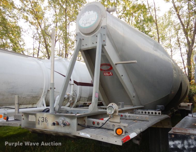 image for item JQ9288 2006 Stevens Pneumatics  pneumatic dry bulk trailer
